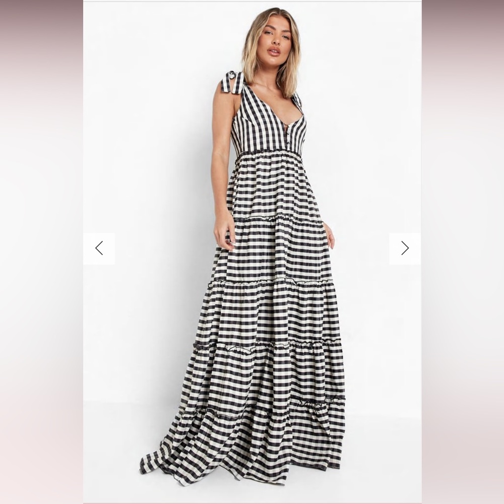 Boohoo black check plaid tiered dress size 4 small